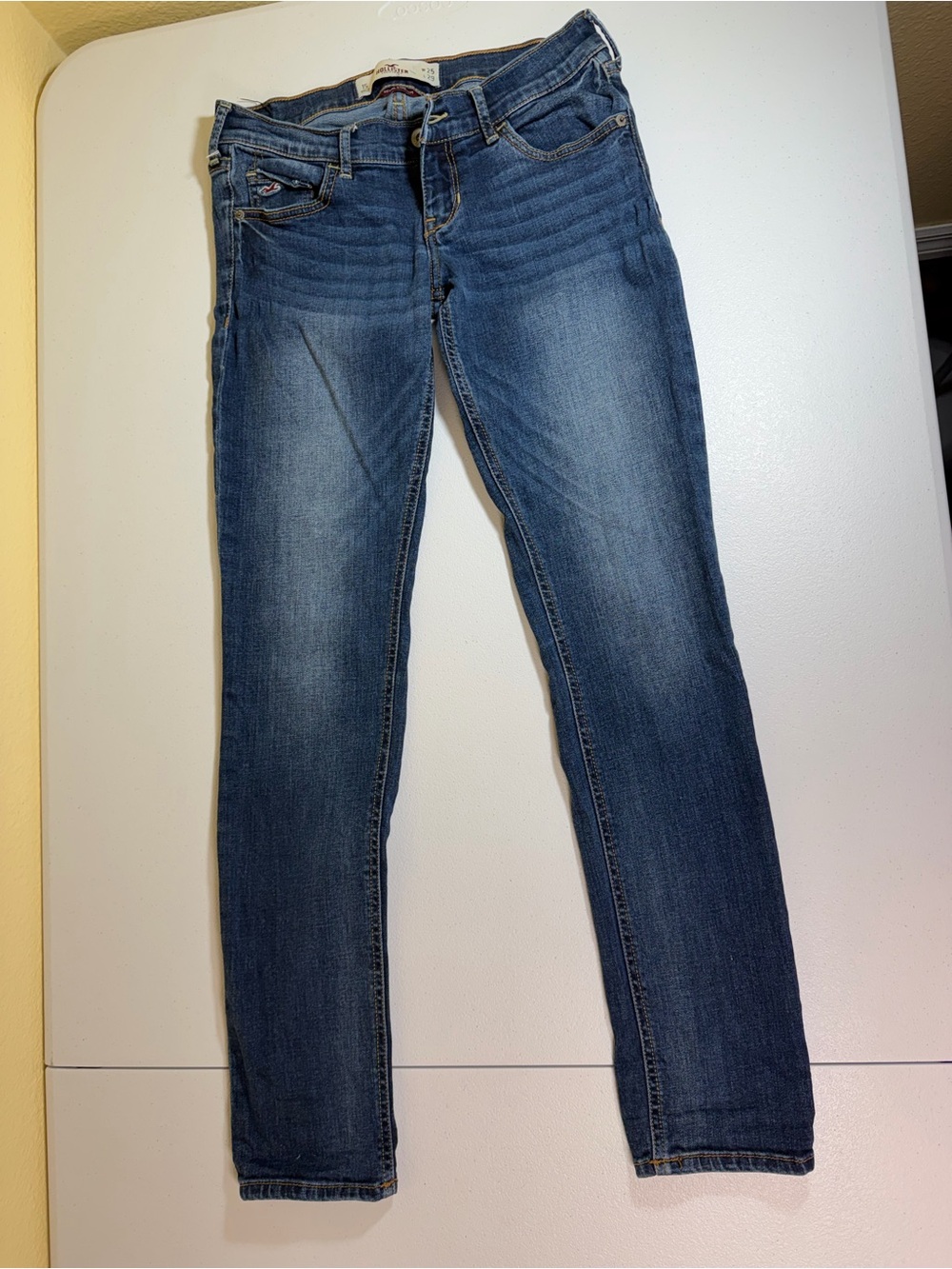 Hollister Oceanside Super Skinny Women's Straight-Leg Jeans in Dark Blue Wash - Picture 10 of 10